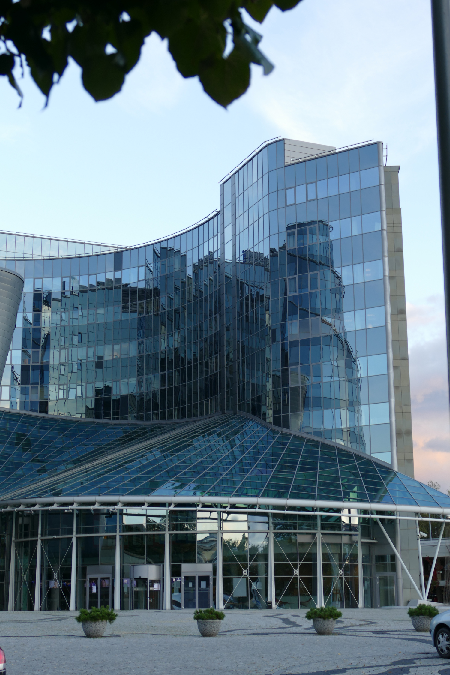 Zdjęcie architektury budynku Siedziba Telewizji Polskiej
